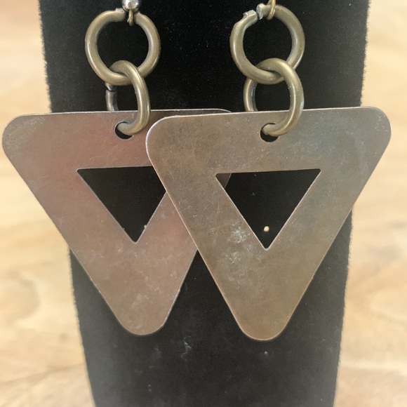 Triangle earrings - Picture 6 of 6